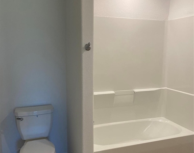 8839 Wooster Trail Drive - Photo Thumbnail 7