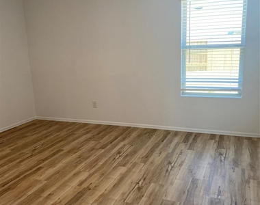 8839 Wooster Trail Drive - Photo Thumbnail 10
