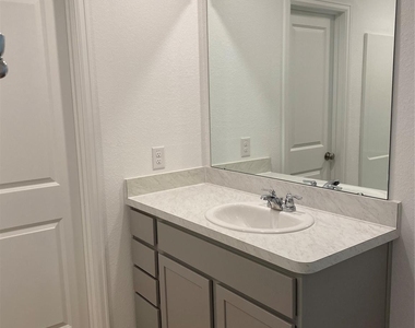 8839 Wooster Trail Drive - Photo Thumbnail 6