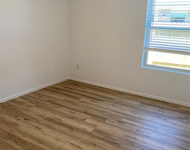 8839 Wooster Trail Drive - Photo Thumbnail 5