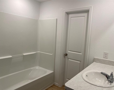 8839 Wooster Trail Drive - Photo Thumbnail 9