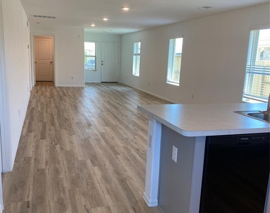8839 Wooster Trail Drive - Photo Thumbnail 2