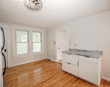 564 Rockland - Photo Thumbnail 4