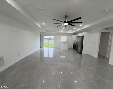 416 Pinehurst Avenue - Photo Thumbnail 2