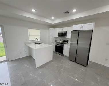 416 Pinehurst Avenue - Photo Thumbnail 1