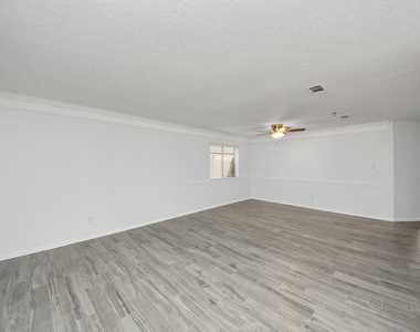 3906 Bridgebay Lane - Photo Thumbnail 6