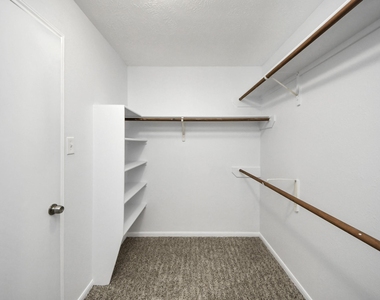 3906 Bridgebay Lane - Photo Thumbnail 26