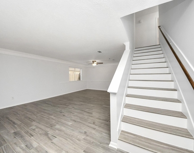 3906 Bridgebay Lane - Photo Thumbnail 4
