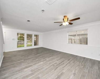 3906 Bridgebay Lane - Photo Thumbnail 7