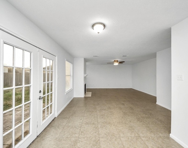 3906 Bridgebay Lane - Photo Thumbnail 16