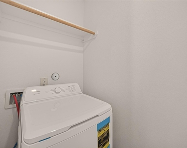 6143 Sunburst Scarlett Drive - Photo Thumbnail 20