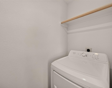 6143 Sunburst Scarlett Drive - Photo Thumbnail 21