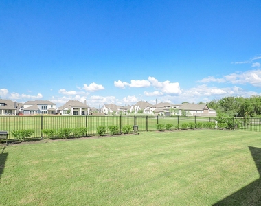 30206 Crossfield Court - Photo Thumbnail 39