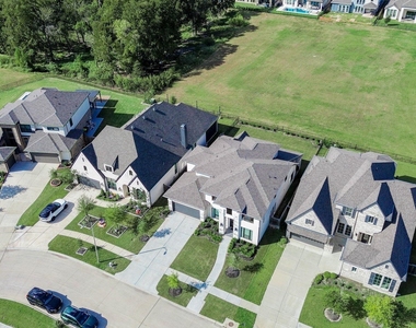 30206 Crossfield Court - Photo Thumbnail 43