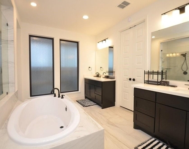 30206 Crossfield Court - Photo Thumbnail 22