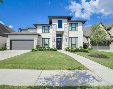 30206 Crossfield Court - Photo Thumbnail 3