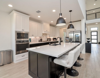 30206 Crossfield Court - Photo Thumbnail 18