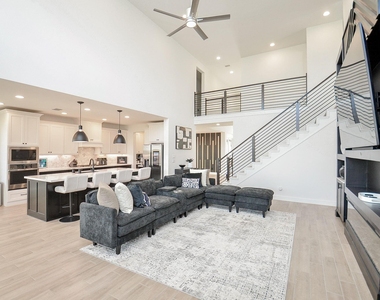 30206 Crossfield Court - Photo Thumbnail 15