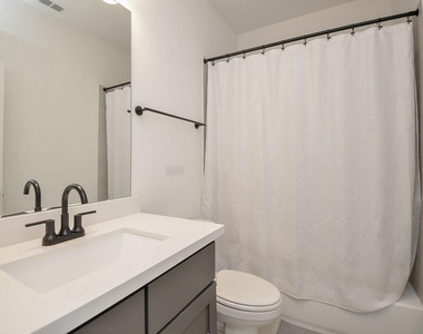 30206 Crossfield Court - Photo Thumbnail 31