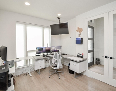 30206 Crossfield Court - Photo Thumbnail 7