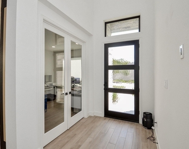 30206 Crossfield Court - Photo Thumbnail 6