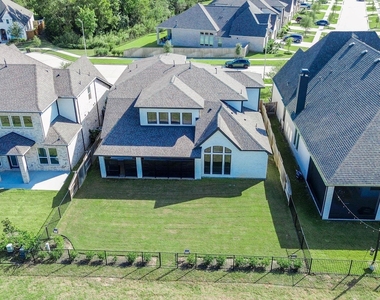 30206 Crossfield Court - Photo Thumbnail 46