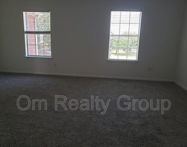 6655 Stonefort Ct - Photo Thumbnail 12