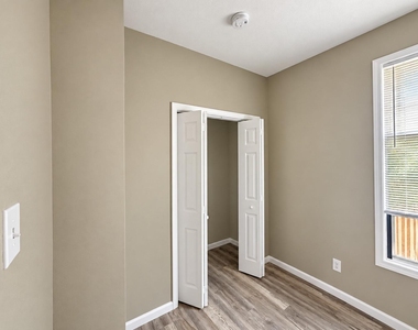 4611 Avenue Q 1/2 - Photo Thumbnail 15