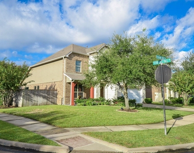 28503 Pleasant Forest Drive - Photo Thumbnail 3