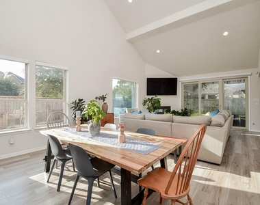 28503 Pleasant Forest Drive - Photo Thumbnail 11