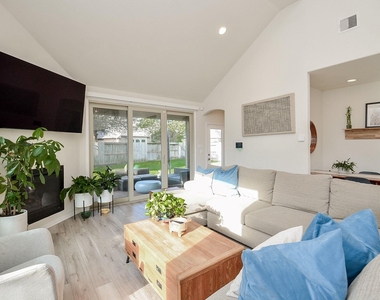28503 Pleasant Forest Drive - Photo Thumbnail 13