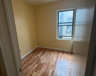 West 179th Street - Photo Thumbnail 5