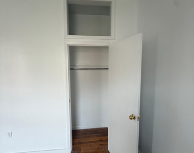 West 179th Street - Photo Thumbnail 4