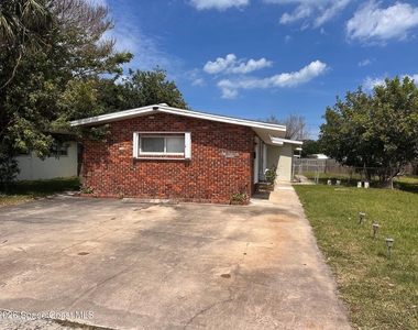 231 Woodland Avenue - Photo Thumbnail 2