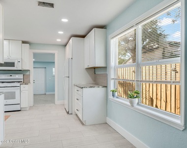 1212 W Azalea Court - Photo Thumbnail 17