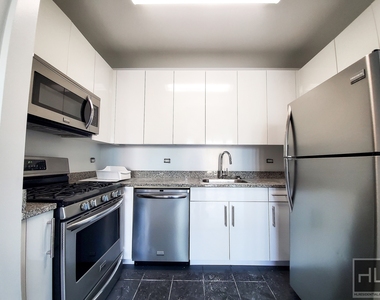 West 37th Street - Photo Thumbnail 2