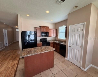 633 Highland Meadows Avenue - Photo Thumbnail 4