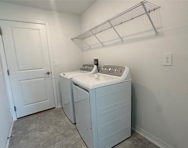 723 Grove St - Photo Thumbnail 16