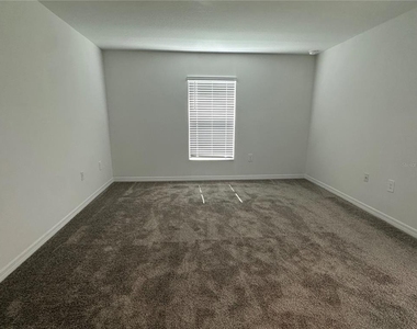 723 Grove St - Photo Thumbnail 9