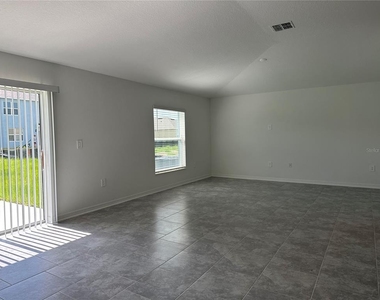 723 Grove St - Photo Thumbnail 10