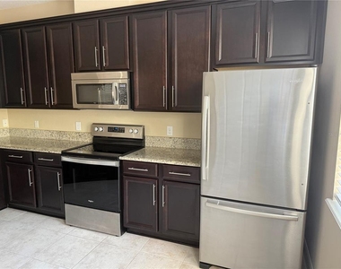 7719 Maslin Street - Photo Thumbnail 3