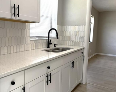 681 N Wellington Drive - Photo Thumbnail 7