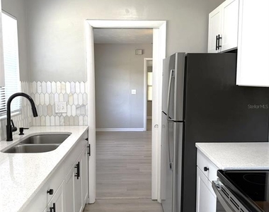 681 N Wellington Drive - Photo Thumbnail 9