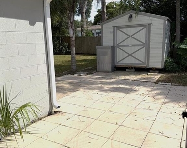 681 N Wellington Drive - Photo Thumbnail 4