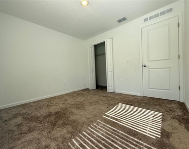 1945 Heart Lake Drive - Photo Thumbnail 10