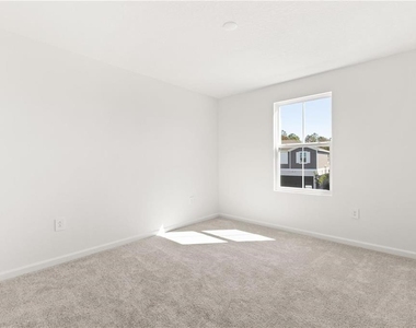 4658 Golden Knight Boulevard - Photo Thumbnail 31