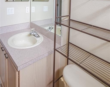3742 Andover Cay Boulevard - Photo Thumbnail 27