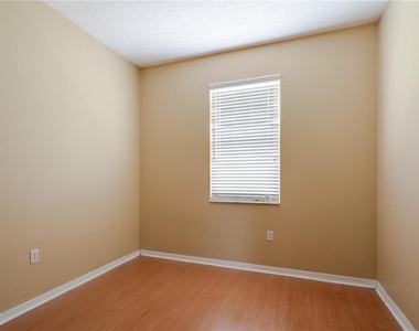 3742 Andover Cay Boulevard - Photo Thumbnail 15