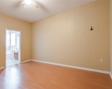 3742 Andover Cay Boulevard - Photo Thumbnail 8