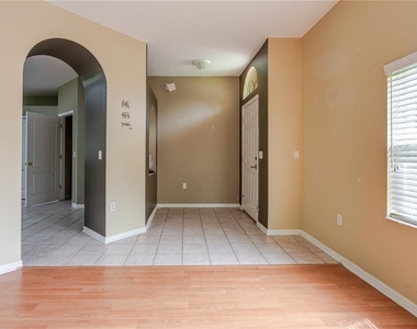 3742 Andover Cay Boulevard - Photo Thumbnail 4